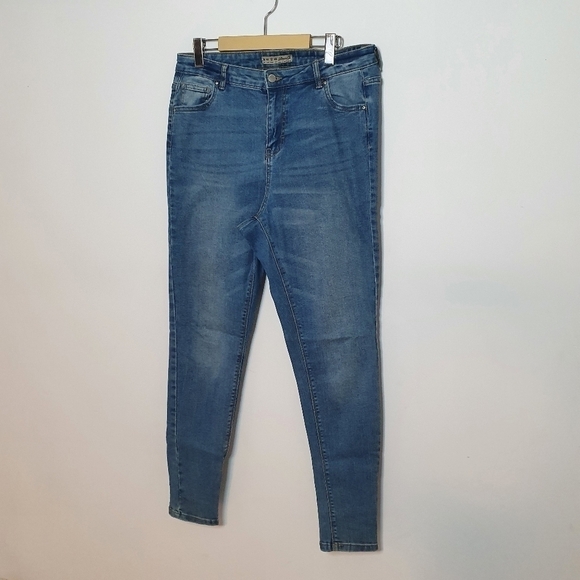 Denim and CO High-Waisted Jeans Size 12 - Picture 2 of 6